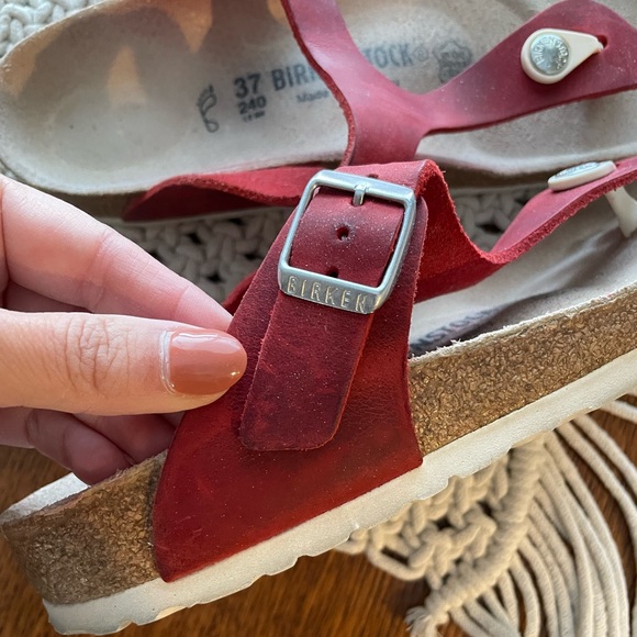 Birkenstock Gizeh Sandals - Picture 8 of 10